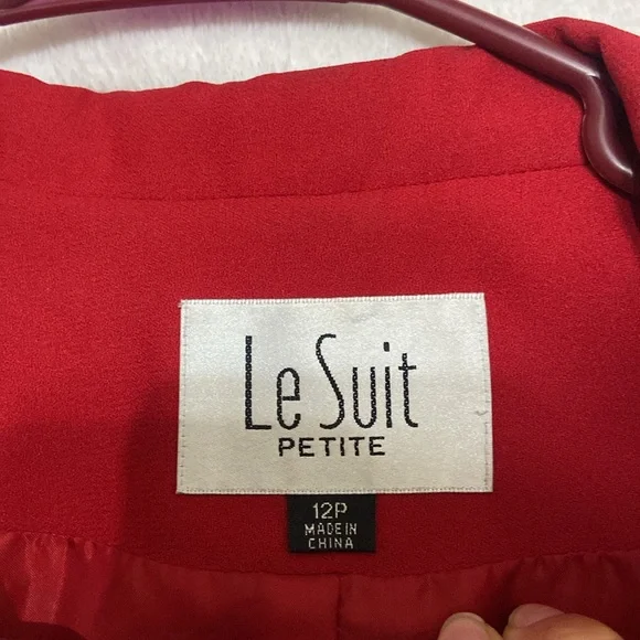 Le Suit Women's Red Skirt Suit - Picture 3 of 13